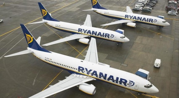 Ryanair: Avioanele companiei nu vor zbura dacă va fi obligată să lase libere locurile din mijloc pentru distanţare socială