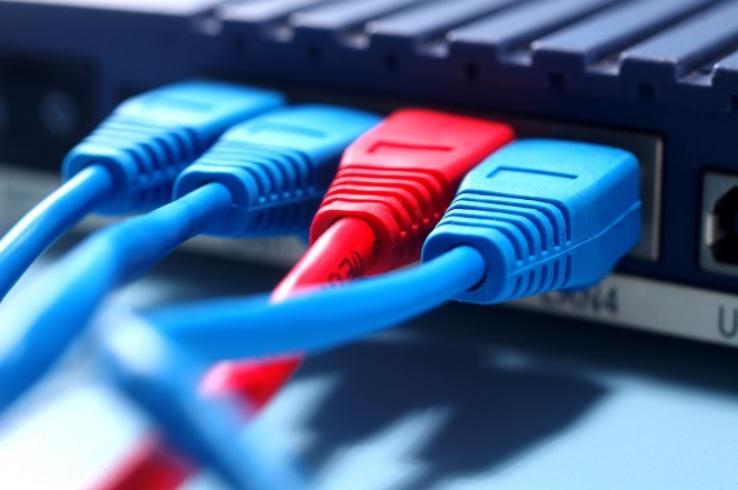 Numărul abonaților la serviciile de Internet fix în bandă largă a crescut
