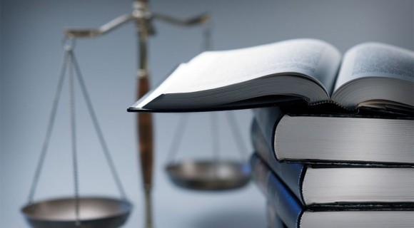 Cum vor fi soluționate conflictele de interese între avocați și clienți? Ce prevederi se propun în noua lege a avocaturii