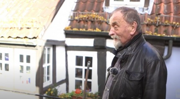 Un german de 77 de ani vinde o casă construită pe 7 metri pătrați cu 77.777 de euro. Locuința, veche de un secol