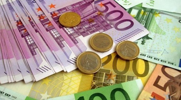 Ce factori au determinat deprecierea leului moldovenesc în raport cu euro