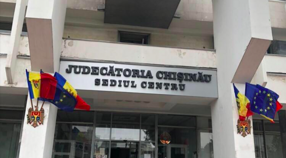 Judecătoria Chișinău a revenit la programul de muncă obișnuit