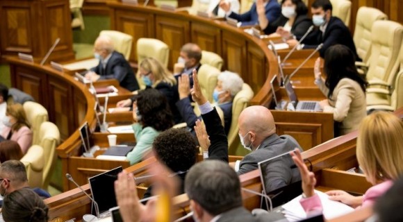 483 de inițiative legislative au fost înaintate în Parlament în 2022. 70% au fost aprobate