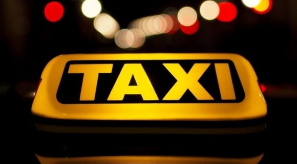 Aplicațiile de taxi vor trebui să prezinte date privind toate mașinile implicate în transportarea pasagerilor