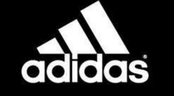 Compania Adidas se judecă cu un butic de la piața centrală. Firma a pierdut la Apel