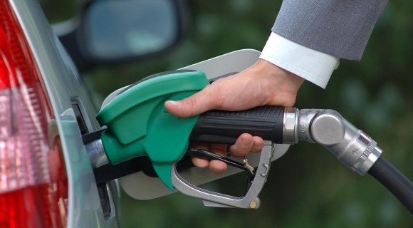 Prețurile la carburanți vor fi stabilite o dată la trei luni